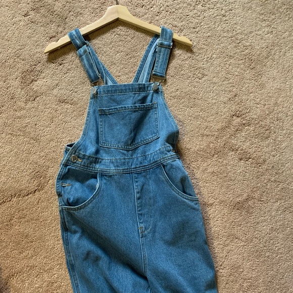 We wore what denim overalls - Picture 2 of 4
